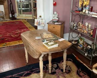 Rugs, display cabinet