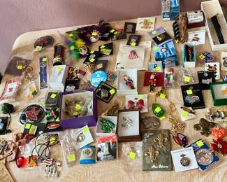 Costume jewelry, pins, broaches