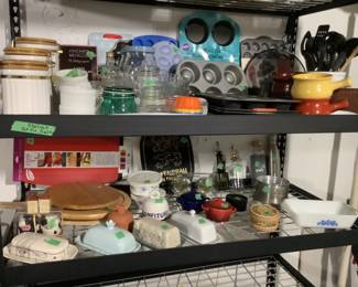 Many kitchen items
