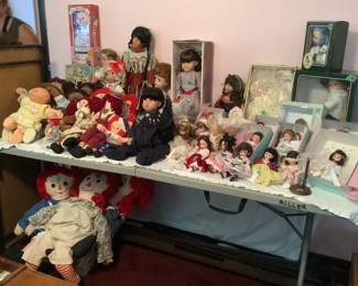 Selection of dolls…Raggedy Ann, American Girl, Madame Alexander, Geppetto, cabbage Patch