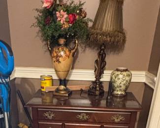 Great little piece of furniture. Leg needs to be reglued. Perfect break. We were out of glue or we would have fixed it.