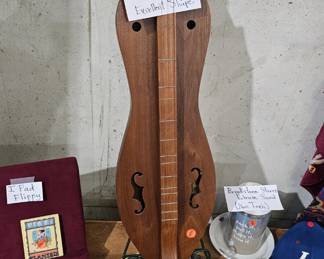 DULCIMER 
