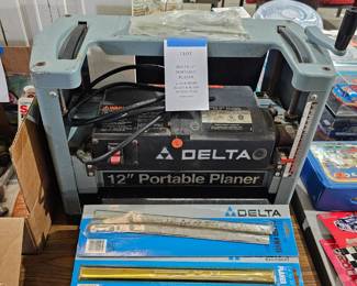 DELTA PORTABLE PLANER