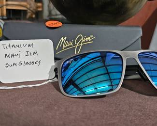 SUNGLASSES AND CASE