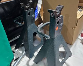 JACK STANDS
