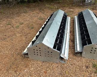 8 METAL CHICKEN NESTING BOX