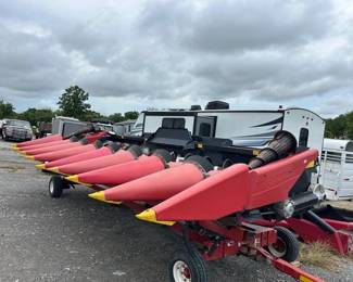 GERINGHOFF 8 ROW CORN HEADER