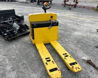 YALE ELECTRIC LIFT TRUCK