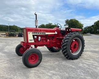 706 FARMALL TRACTOR