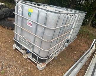 2 IBC TOTES