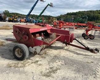 INTERNATIONAL 44 SQUARE BALER