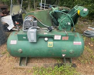 AIR COMPRESSOR