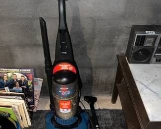 BISSELL VACUUM