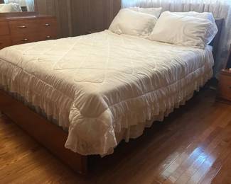 MID CENTURY BEDROOM SUITE