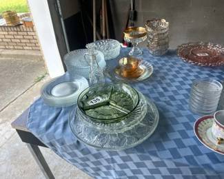 LOT OF GLASSWARE