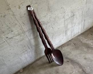 WOODEN SPOON AND FORK