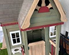 Kids play house