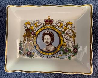 Commemorative Silver Jubilee tray of Queen Elizabeth 