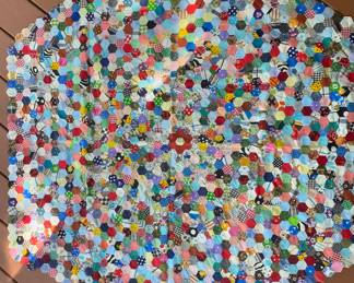 Hexagonal quilt top