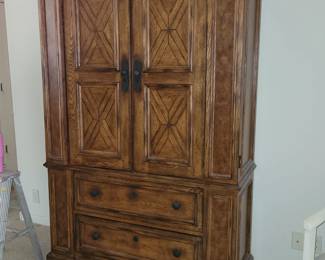 Broyhill Dresser Cabinet