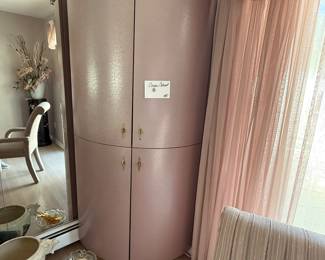CORNER CABINET