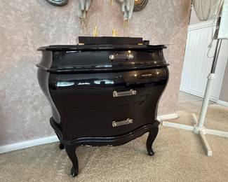 BLACK LAQUER CHEST