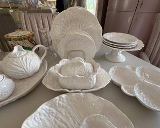 MAJOLICA CABBAGE DINNERWARE SET