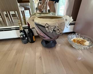 FLOWER POT