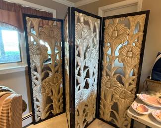 FLORAL MODERN SCREEN