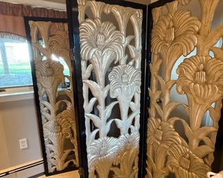 FLORAL MODERN SCREEN