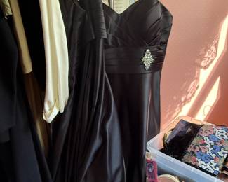 LADIES CLOTHING