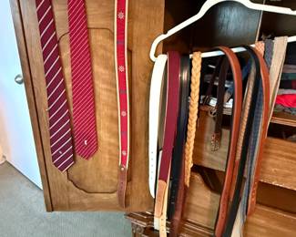MEN'S TIE'S & BELTS