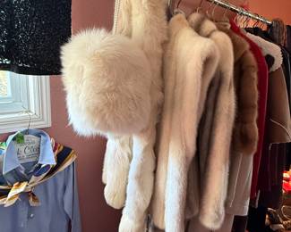 LADIES CLOTHING