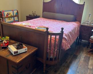 Antique full size bed