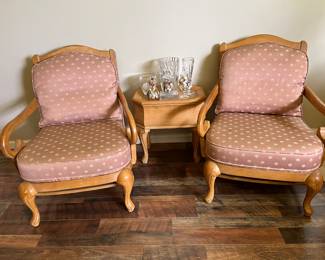 Arm chairs and small side table 