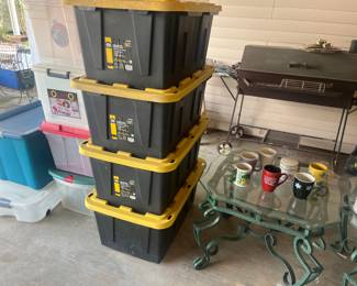 Storage totes