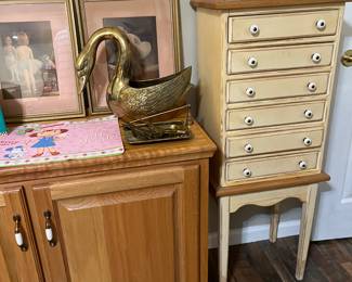Jewelry chest, brass swan