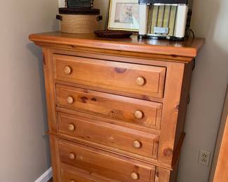 Chest of drawers 