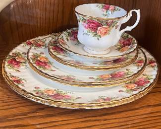 Royal Albert "Old Country Roses" Set