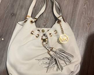 Michael Kors White Leather Shoulder Bag Hobo Tote Gold Hardware Tassel MK Charm
