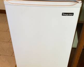 Excellent Working Magic Chef refrigerator