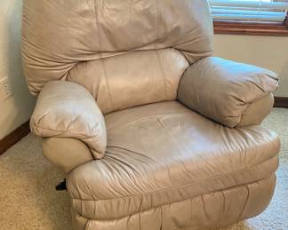 Very Good Leather recliner