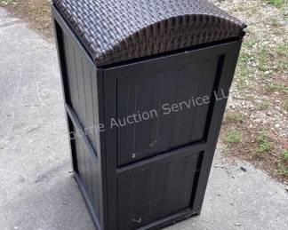 Trash can