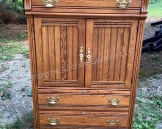 Lexington Recollections Dresser