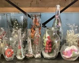 Quantity of glass vessels for crafting