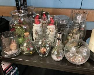Quantity of glass vessels for crafting