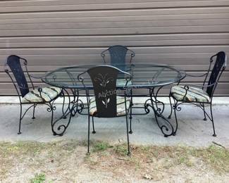 Iron patio table & chairs