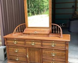 Lexington Recollections Dresser