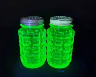 Vintage Hazel Atlas Uranium Glass Salt Pepper Shakers GLOWS