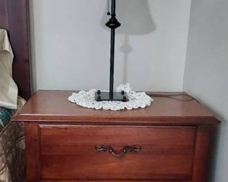 Thomasville Impressions 2 Drawer Nightstand Lamp
